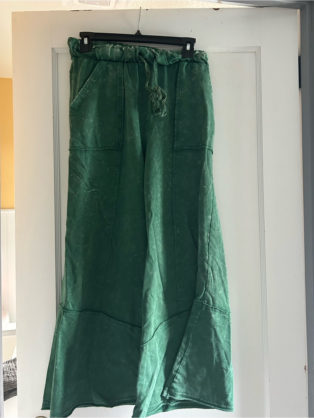 Zenana Outfitters Emerald Green Drawstring Wide-Leg Joggers